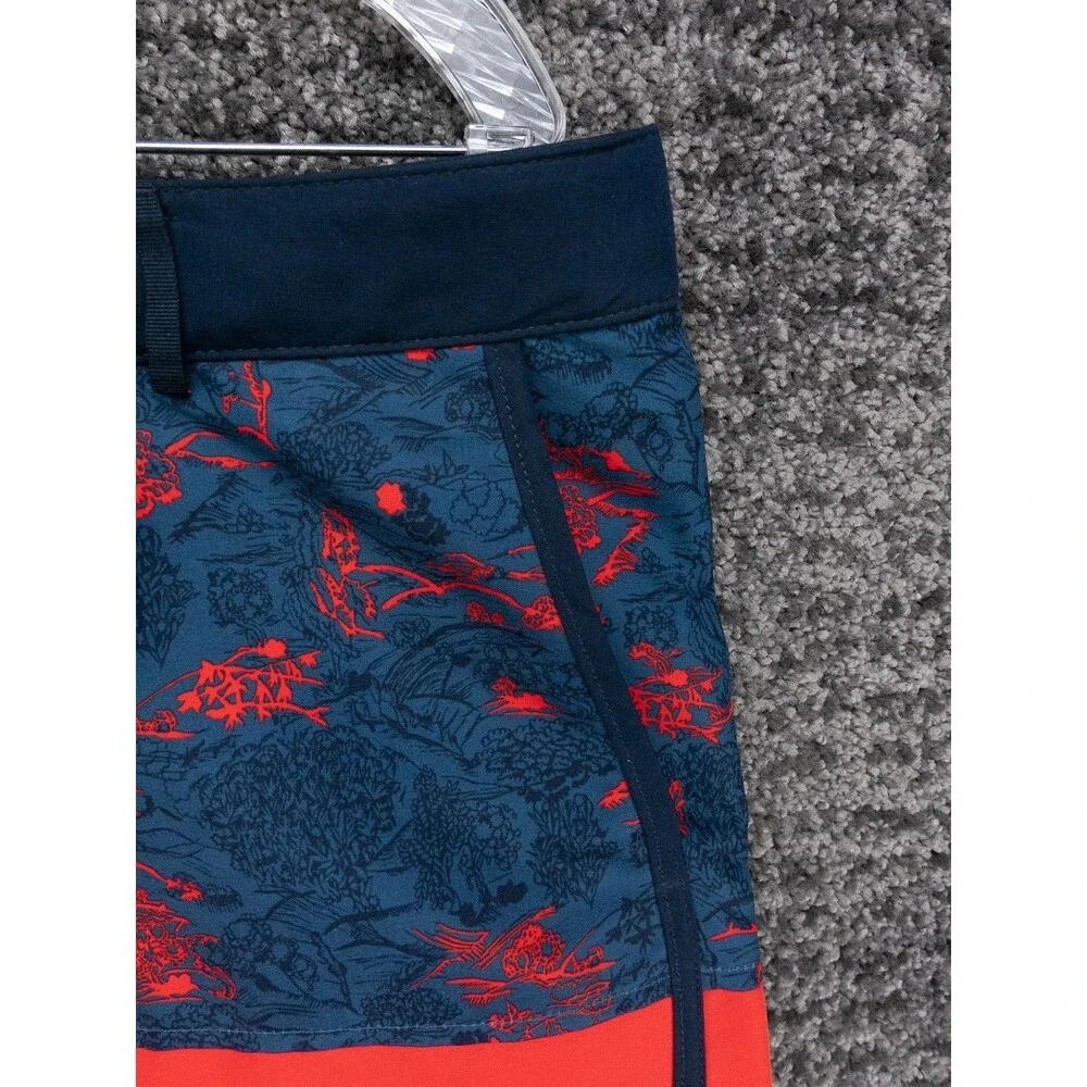 Helly Hansen Board Shorts Mens Large Blue Red Floral Print Belted Beach Surf